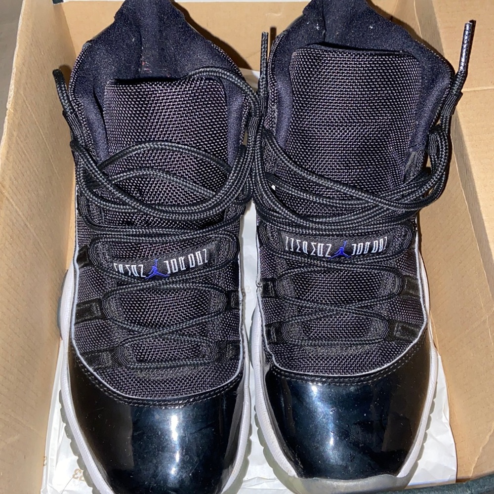 JORDAN SNEAKERS